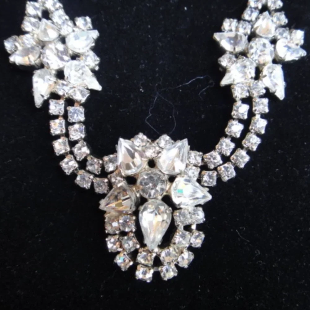Rhinestone Vintage - Picture 2 of 15